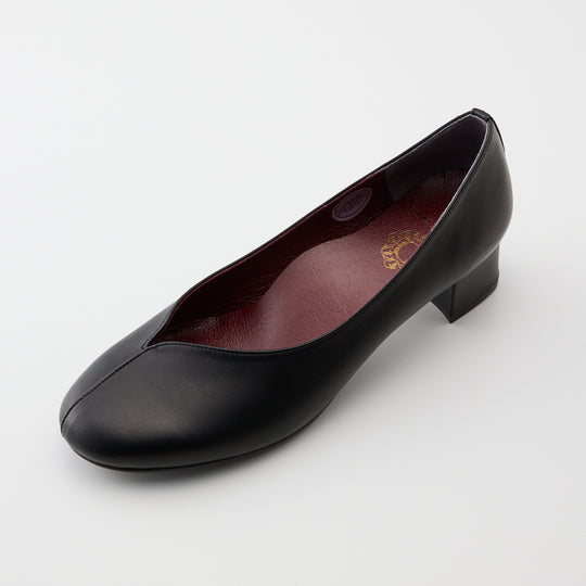 SOFIA | 1102｜BLACK 防水加工レザー Vカット パンプス