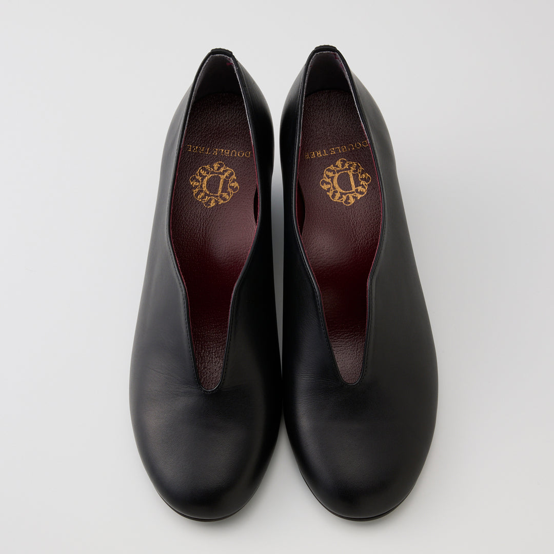 VALERIE | 2126｜BLACK 防水加工レザー Vカット ウェッジパンプス