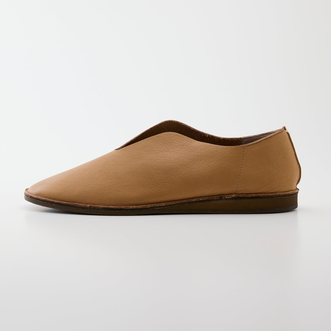 BENOIT for MEN | 8087M｜BEIGE ソフトシュリンクレザー  Vカットパンプス