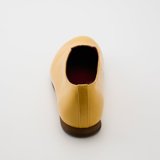 GRACE | 4039｜VINTAGE YELLOW  アンティーク加工レザー Vカットフラットパンプス